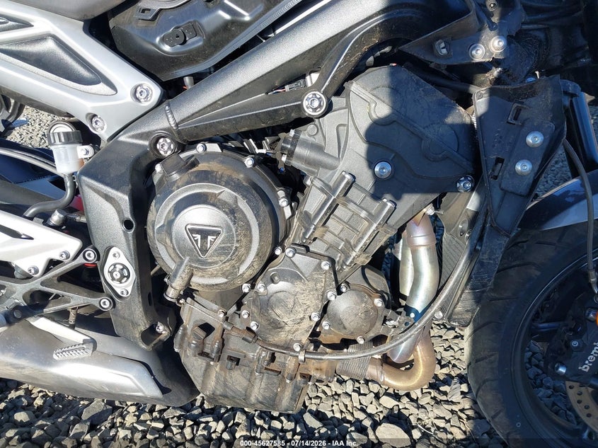 2024 TRIUMPH MOTORCYCLE STREET TRIPLE auction photo 8