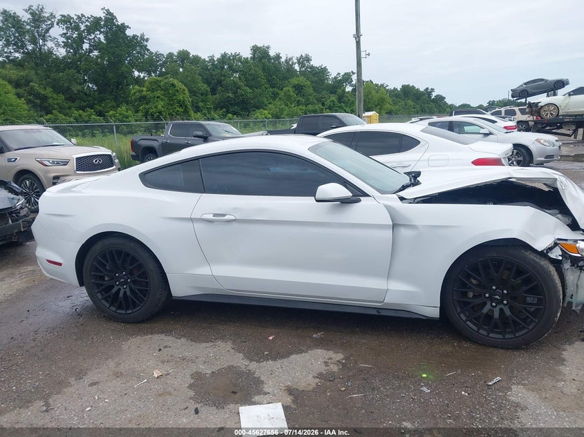 FORD MUSTANG - zdjęcie 13