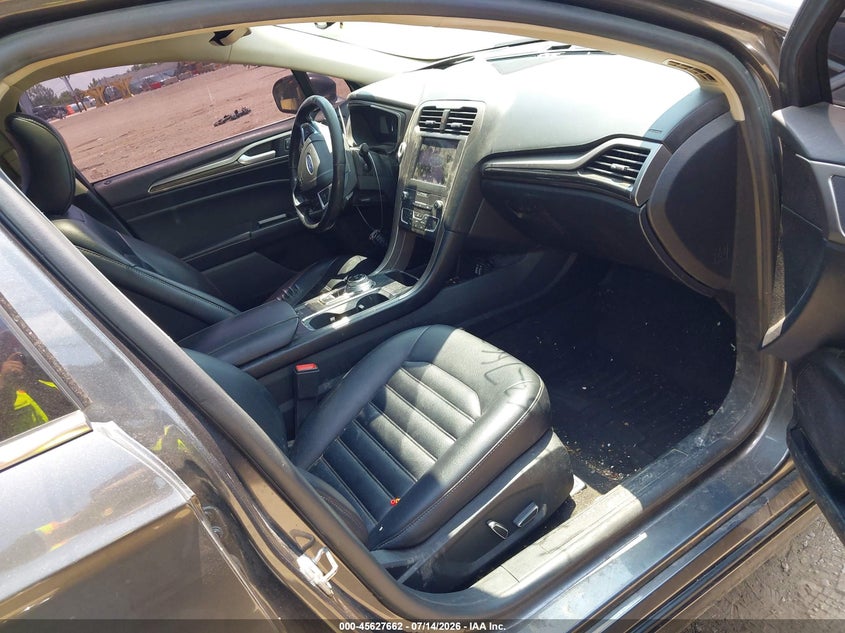 2019 FORD FUSION auction photo 5