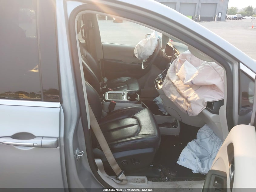 2018 CHRYSLER PACIFICA auction photo 5