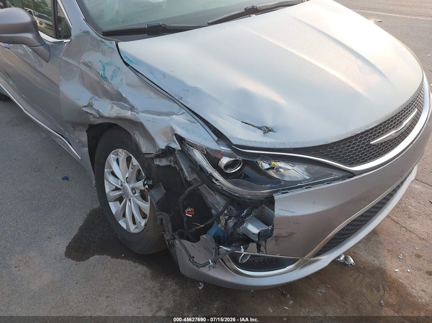 2018 CHRYSLER PACIFICA auction photo 6