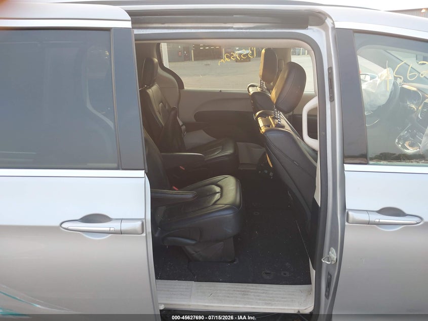 2018 CHRYSLER PACIFICA auction photo 8