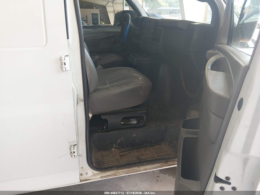 2010 GMC SAVANA 2500 auction photo 5