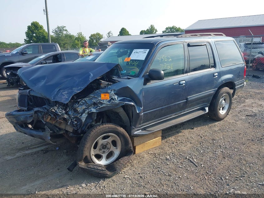 2000 MERCURY MOUNTAINEER auction photo 2
