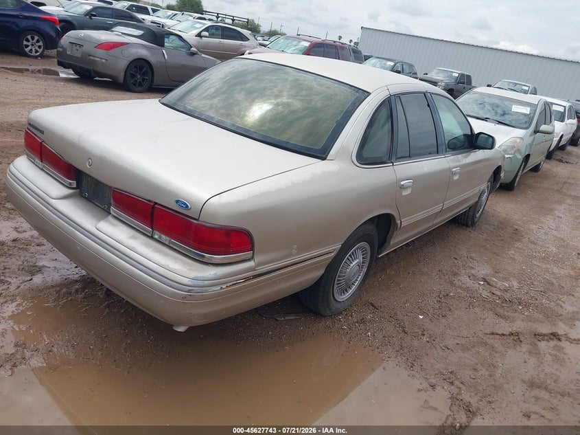 1997 FORD CROWN VICTORIA auction photo 4