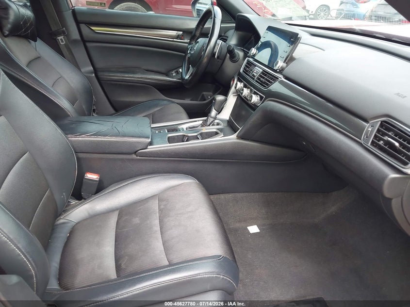 2018 HONDA ACCORD auction photo 5
