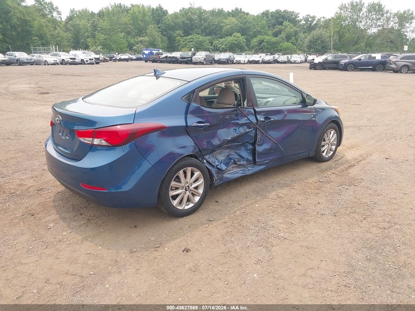 2015 HYUNDAI ELANTRA auction photo 4