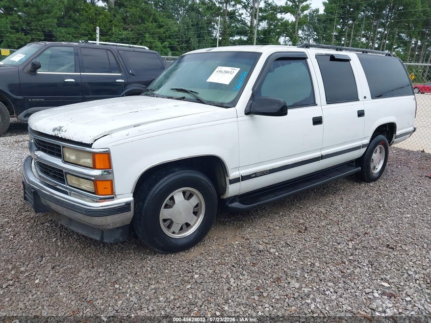 1999 Chevrolet Suburban Lt, Звичайний знос, IAAI, VIN 3GNEC16R0XG216825 — фото 2