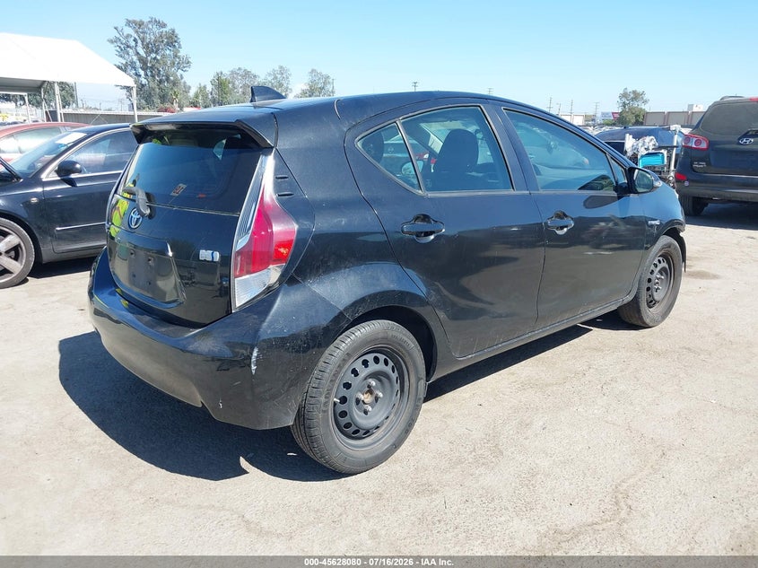 2016 TOYOTA PRIUS C auction photo 4