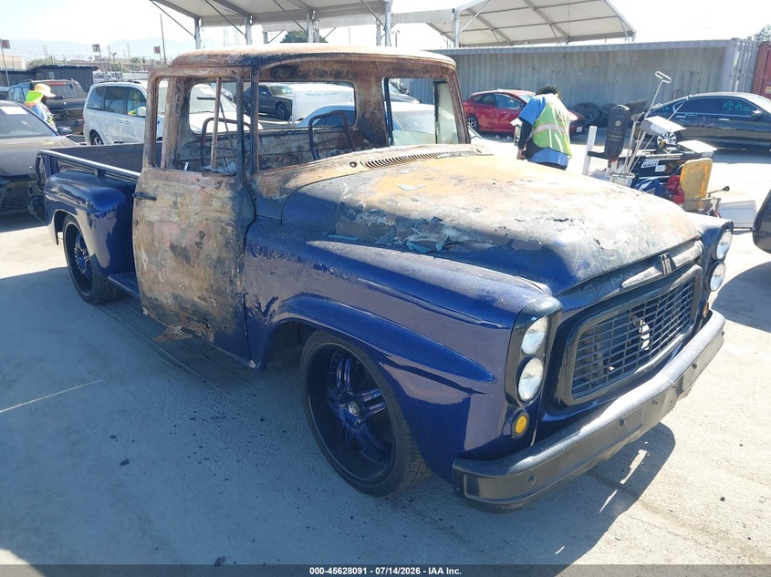 1960 INTERNATIONAL 1000 auction photo 1