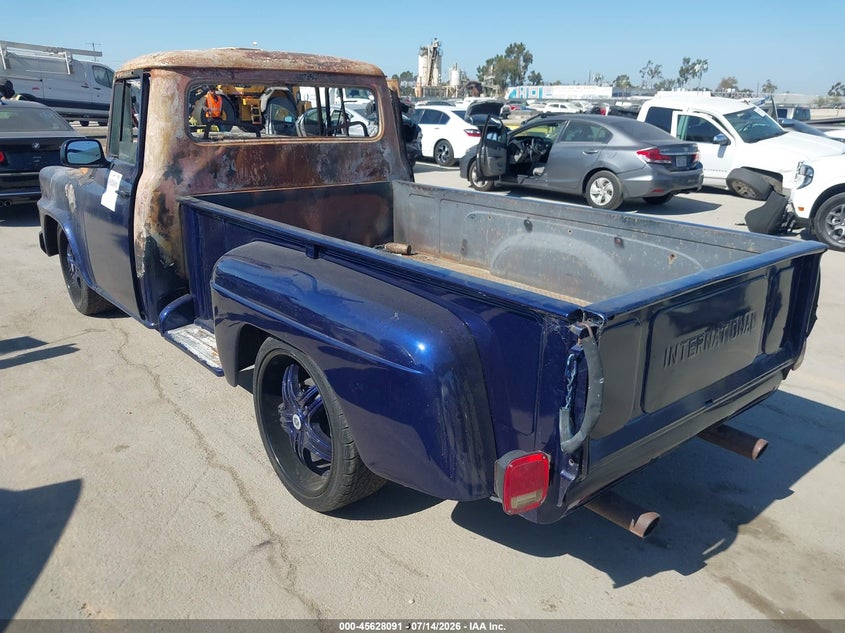 1960 INTERNATIONAL 1000 auction photo 3