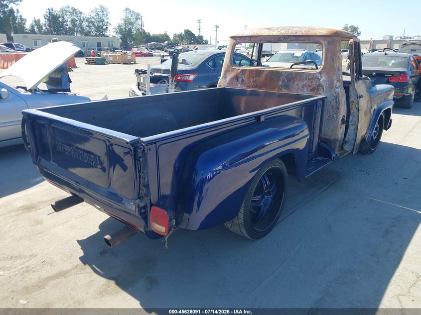 1960 INTERNATIONAL 1000 auction photo 4