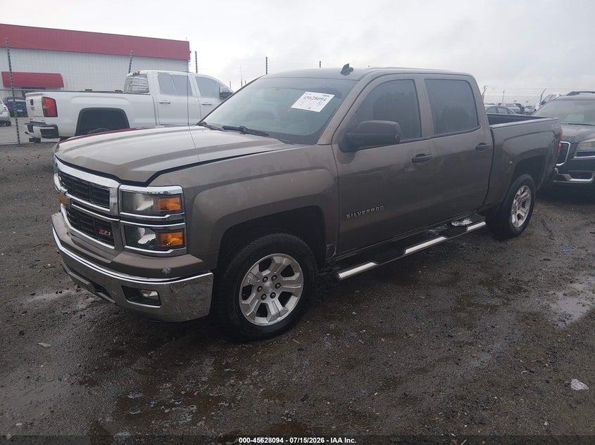 2014 Chevrolet Silverado, Right Front, IAAI, VIN 3GCUKREC6EG321983 — photo 2
