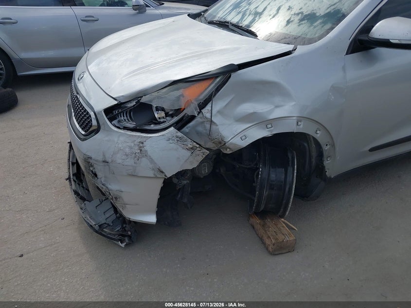 2018 Kia Niro Ex VIN: KNDCE3LC4J5126081 Lot: 45628145