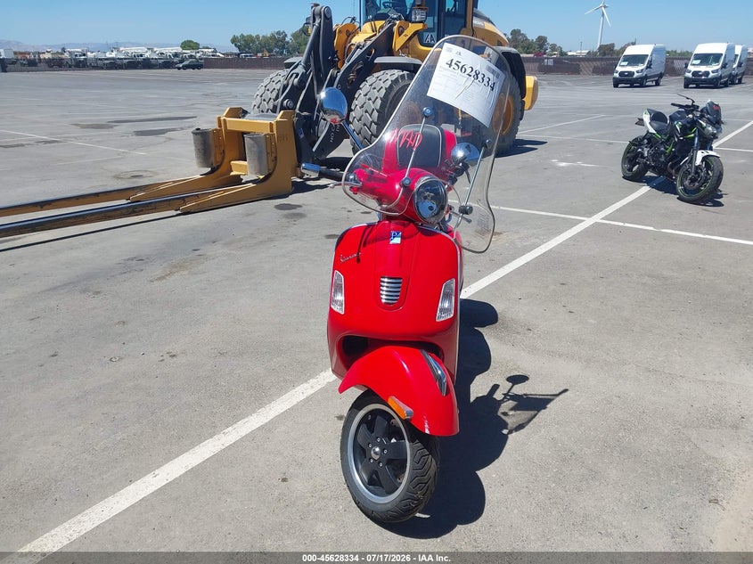 2013 VESPA GTS auction photo 5