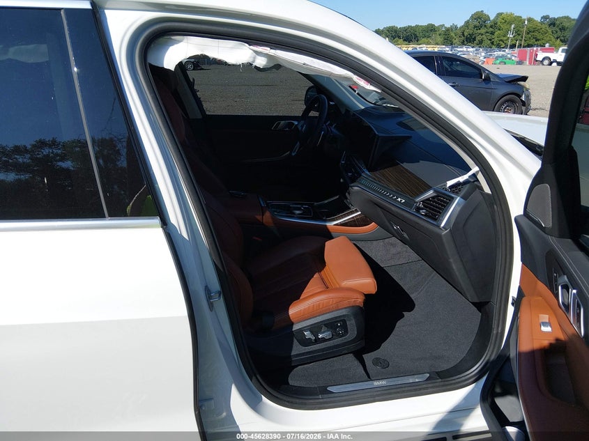 2024 BMW X7 auction photo 5