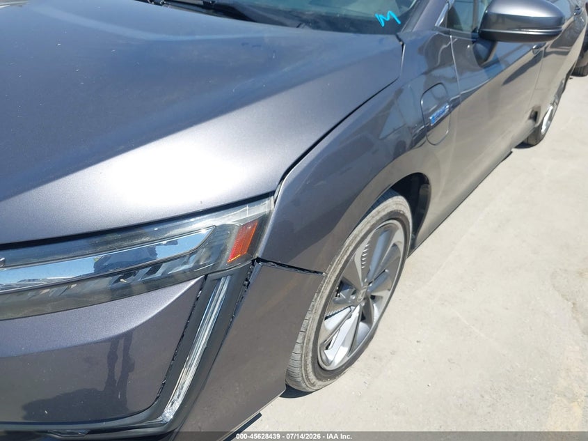 2018 Honda Clarity Plug-In Hybrid Touring VIN: JHMZC5F38JC008729 Lot: 45628439