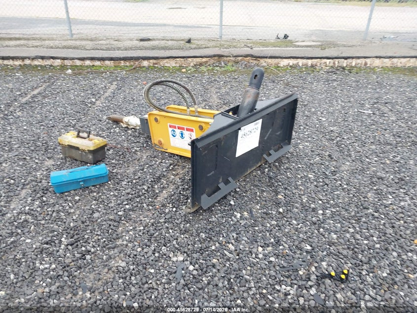 2022 AGROTK SSHH680 HYDRAULIC CONCRETE BREAKER auction photo 2