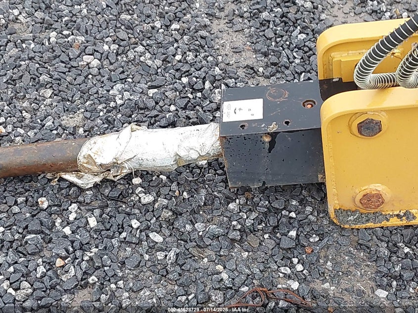 2022 AGROTK SSHH680 HYDRAULIC CONCRETE BREAKER auction photo 6