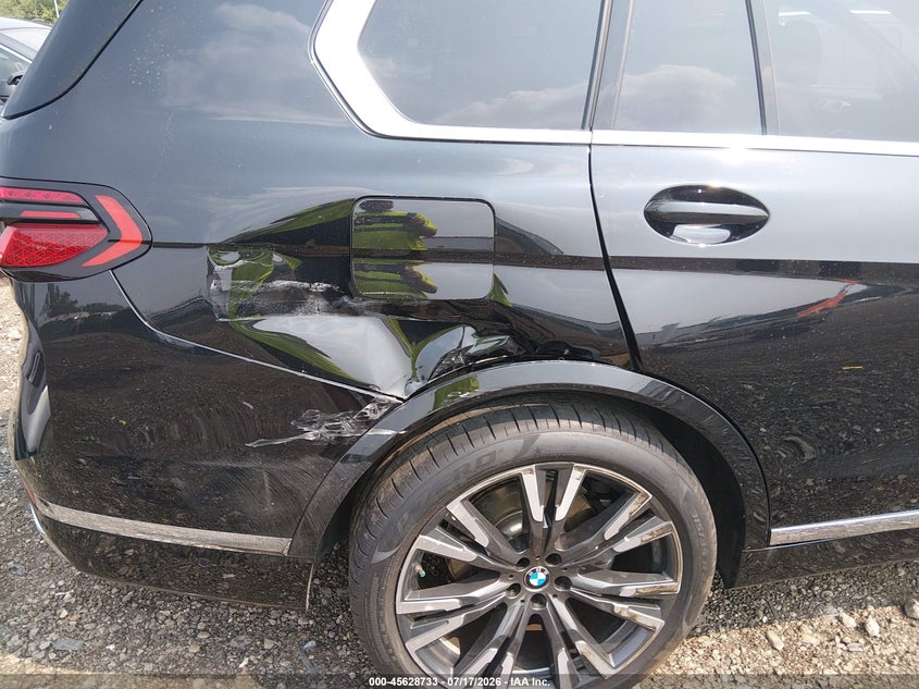2024 BMW X7 auction photo 6