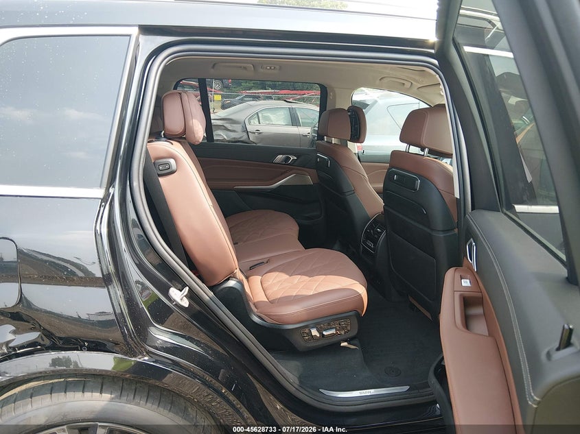 2024 BMW X7 auction photo 8