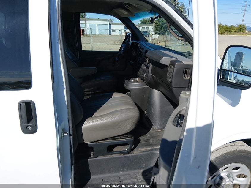 2011 CHEVROLET EXPRESS 1500 auction photo 5