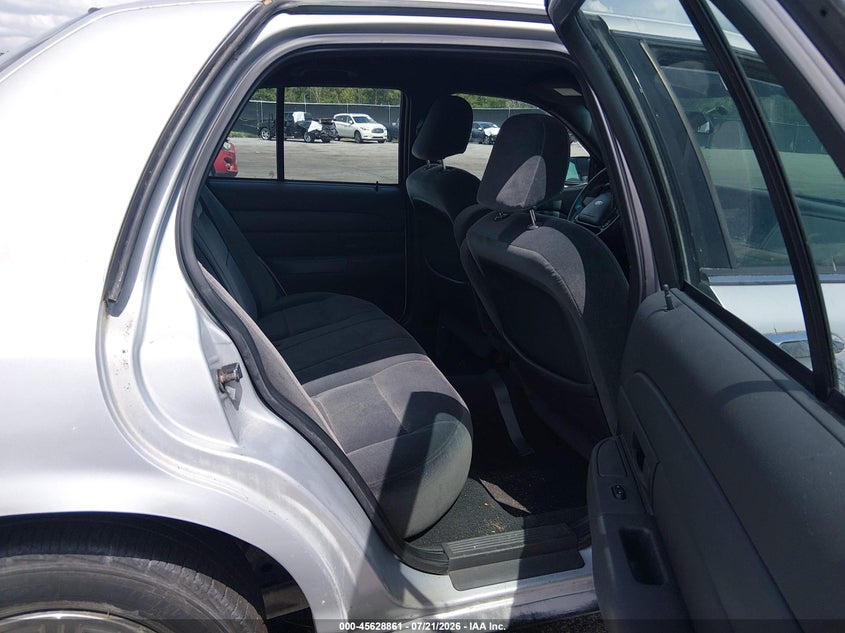2003 Ford Crown Victoria Standard VIN: 2FAFP73W83X110157 Lot: 45628861