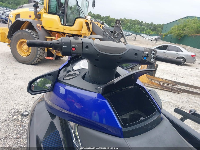 2014 YAMAHA FX-CRUISER SHO auction photo 5