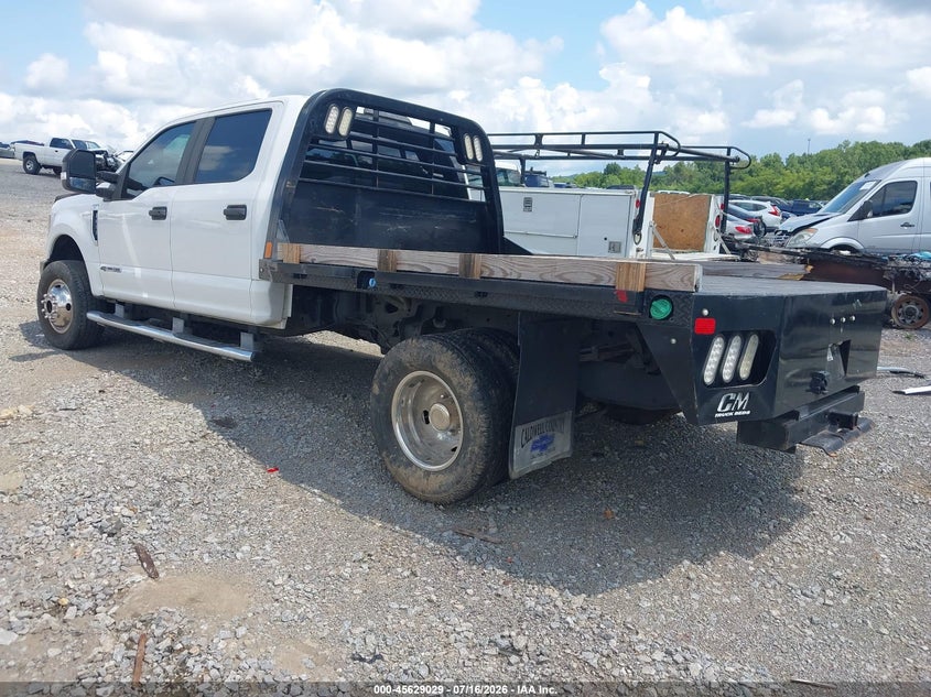 2019 FORD F-350 CHASSIS auction photo 3