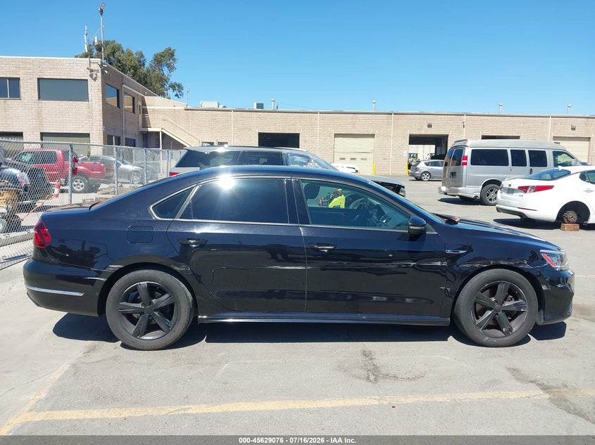 2018 Volkswagen Passat 2.0T R-Line/2.0T S VIN: 1VWAA7A31JC008916 Lot: 45629076