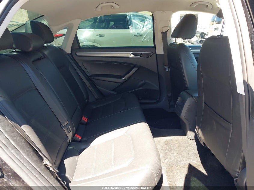 2018 Volkswagen Passat 2.0T R-Line/2.0T S VIN: 1VWAA7A31JC008916 Lot: 45629076