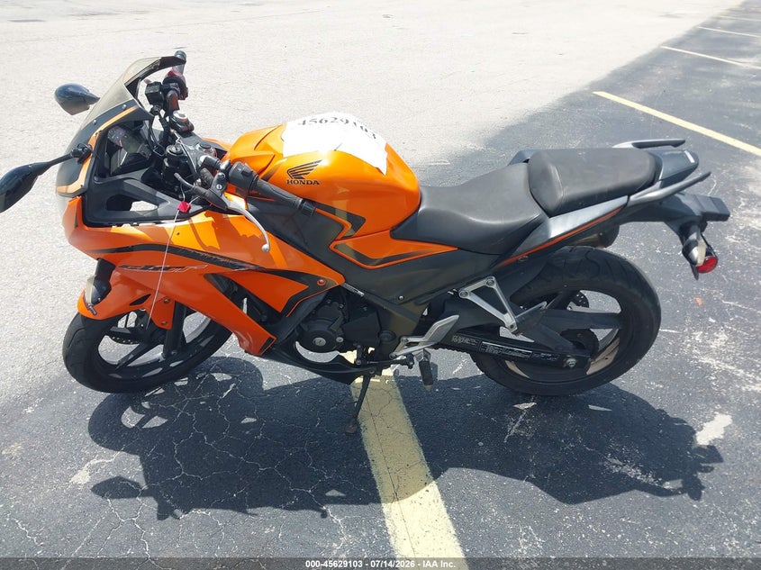 2016 Honda Cbr300 R VIN: MLHNC5101G5200467 Lot: 45629103