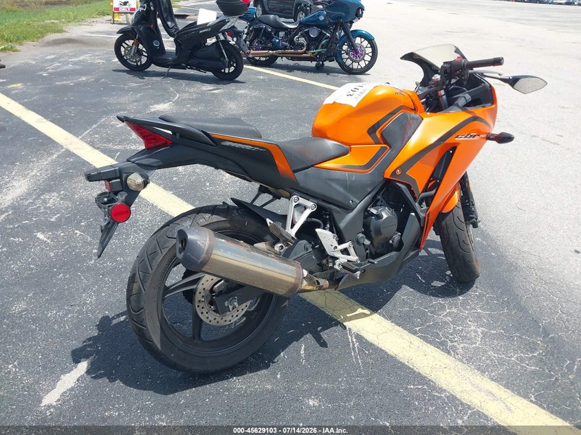 2016 HONDA CBR300 auction photo 4