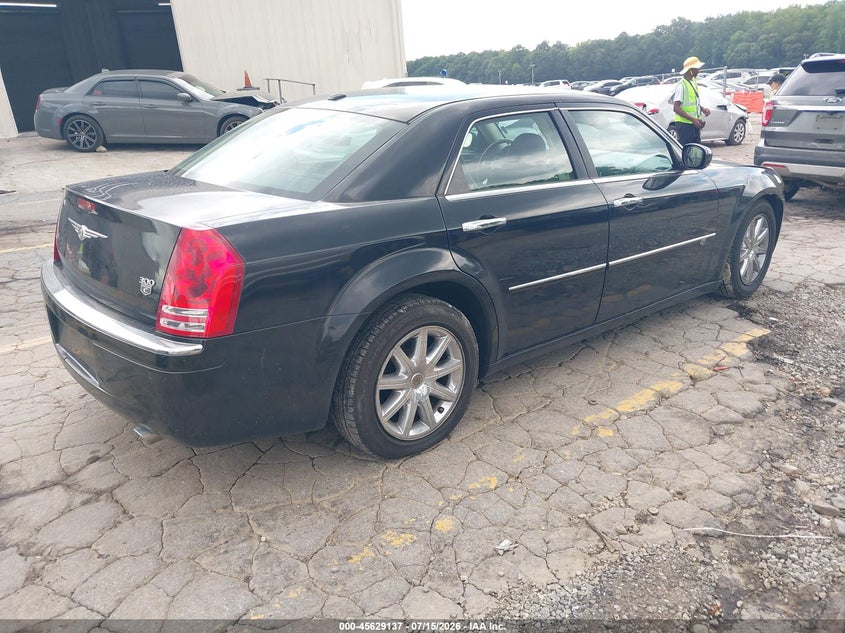 2010 CHRYSLER 300C auction photo 4