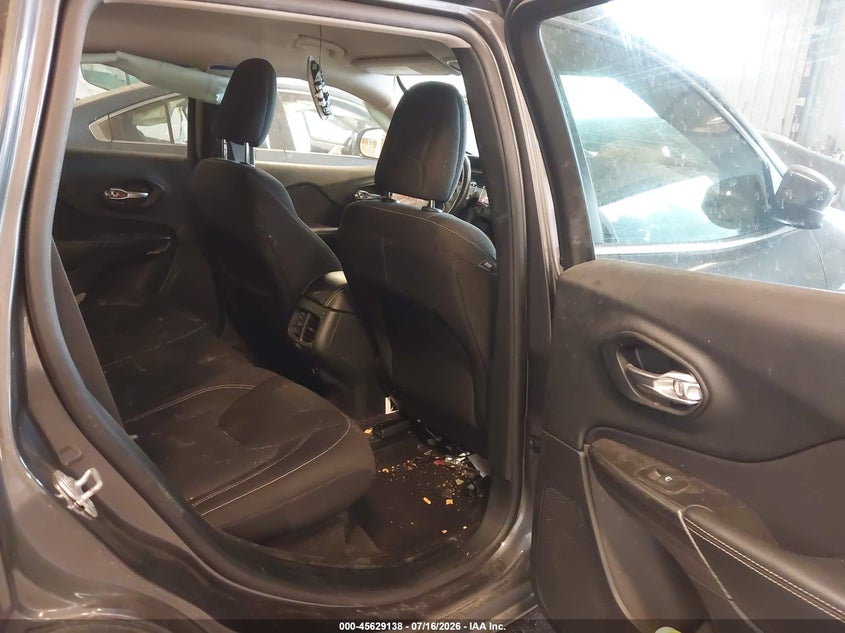2015 JEEP CHEROKEE auction photo 8