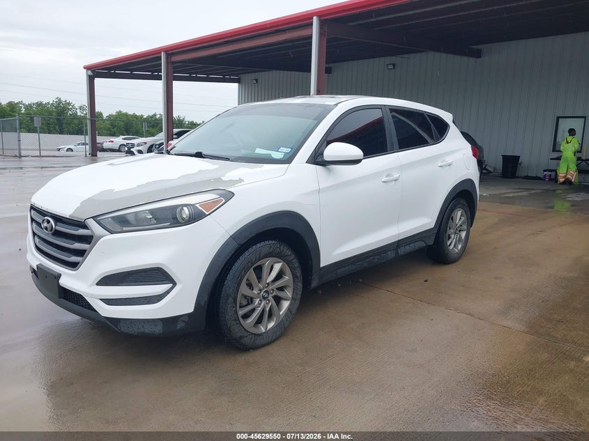 2018 Hyundai Tucson, Normal Wear & Tear, IAAI, VIN KM8J2CA45JU655679 — photo 2