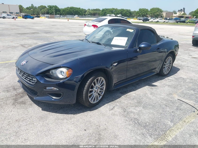 2018 FIAT 124 SPIDER auction photo 2