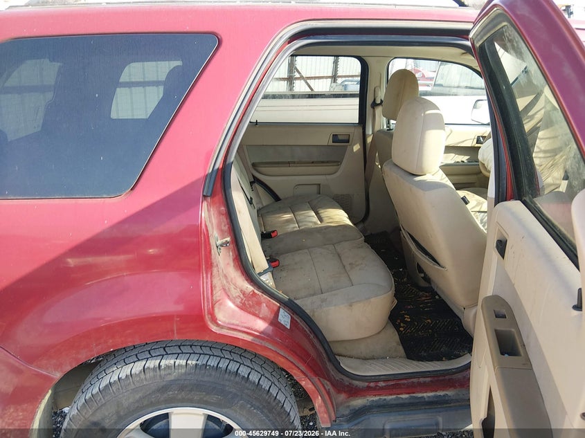 2011 FORD ESCAPE auction photo 8