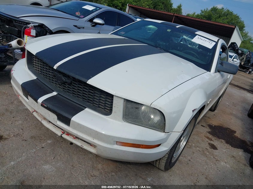 2009 FORD MUSTANG auction photo 2
