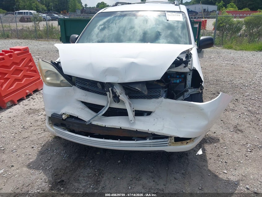 2005 TOYOTA SIENNA auction photo 6