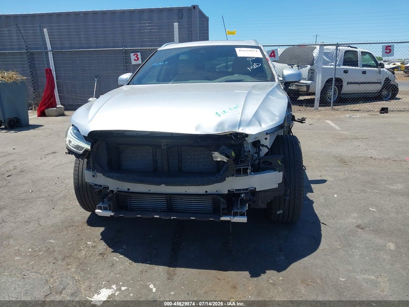 2018 Volvo Xc60 T6 Momentum VIN: LYVA22RK8JB111236 Lot: 45629874