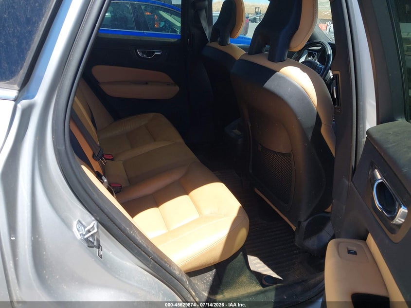 2018 Volvo Xc60 T6 Momentum VIN: LYVA22RK8JB111236 Lot: 45629874