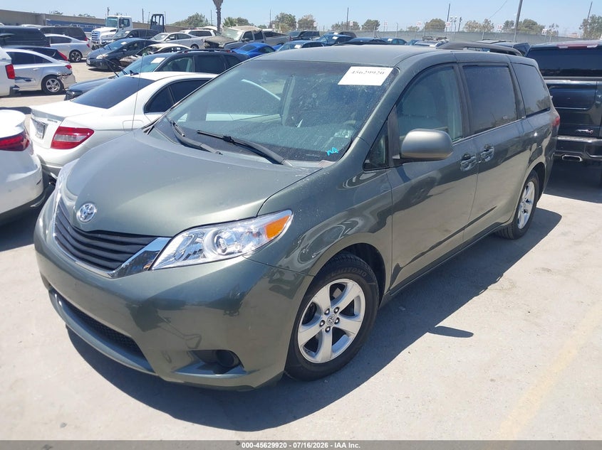 2011 Toyota Sienna, Front End, IAAI, VIN 5TDKK3DC8BS043252 — photo 2