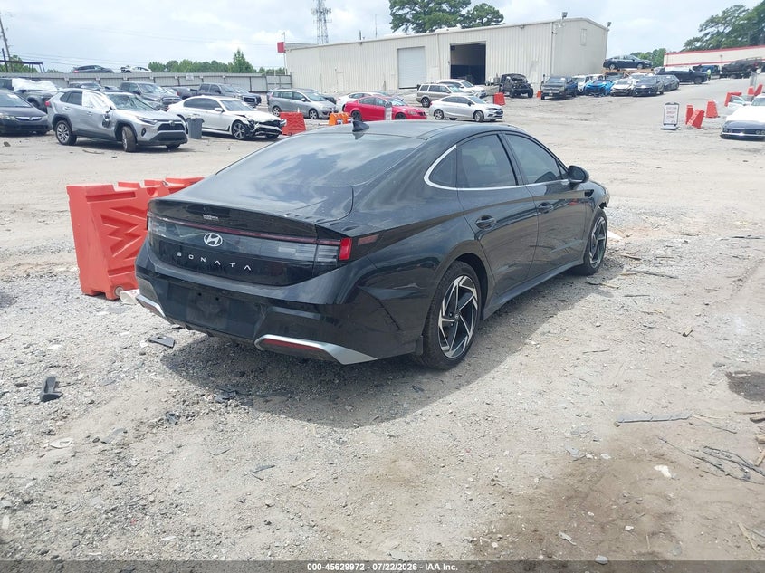 2024 HYUNDAI SONATA auction photo 4