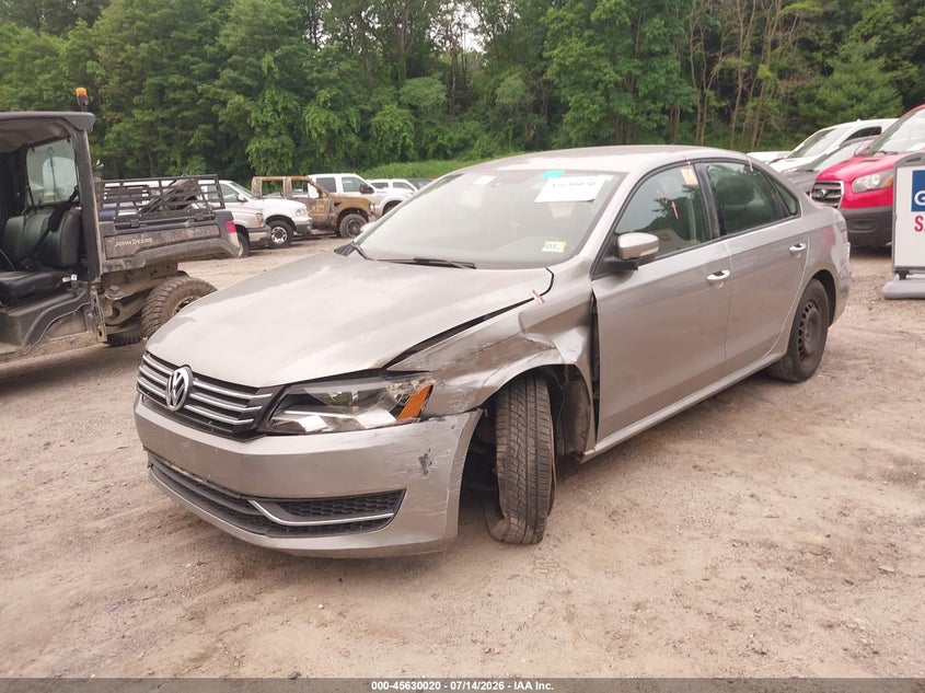 2014 Volkswagen Passat 2.5L S, Left Front, IAAI, VIN 1VWAP7A37EC011632 — photo 2