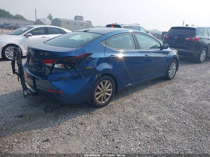 2016 HYUNDAI ELANTRA auction photo 4