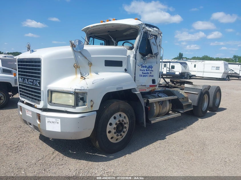 2003 MACK 600 auction photo 2