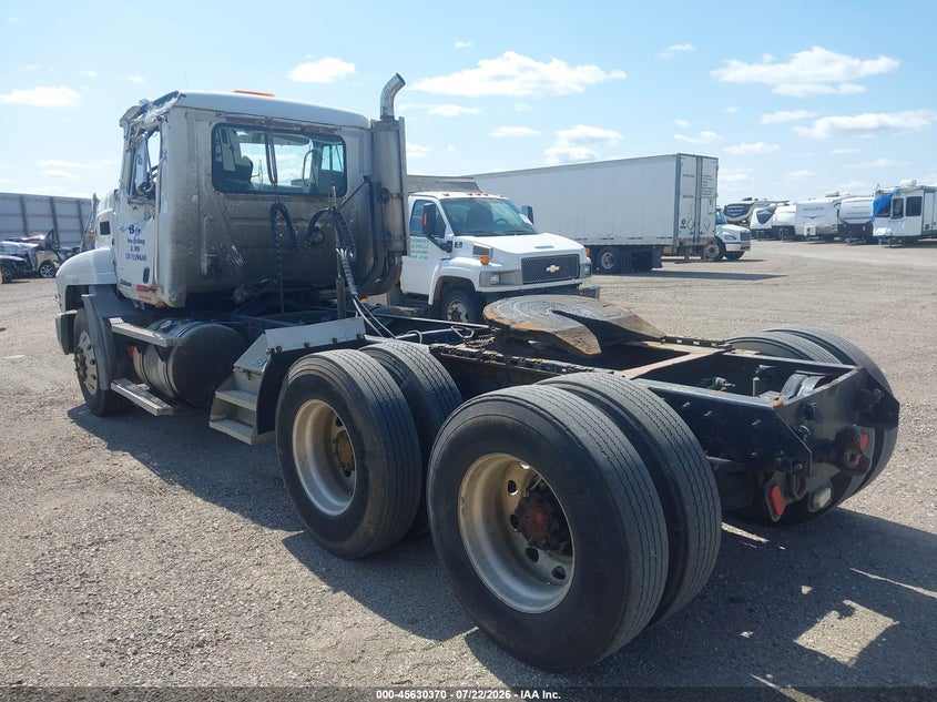 2003 MACK 600 auction photo 3