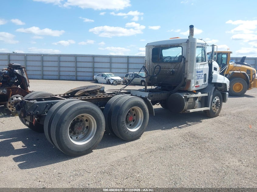 2003 MACK 600 auction photo 4