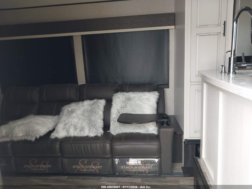 2021 JAYCO SEISMIC auction photo 5